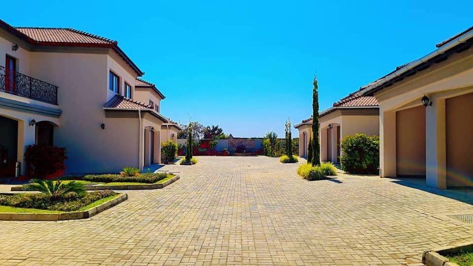 24 Roma Aparthotel Lusaka Luaran gambar